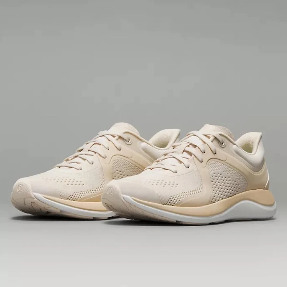 Lululemon Chargefeel Low Womens Workout Shoe Light Ivory Dove Grey White/Sz 8.5 - Picture 15 of 16